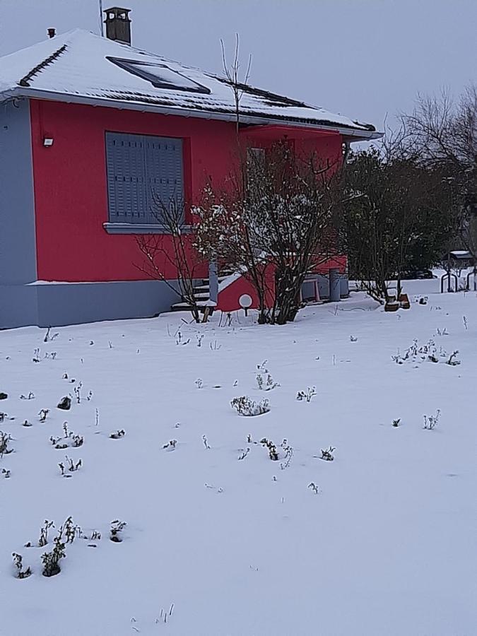 Gite De La Maison Du L.A.C Simard Exterior photo
